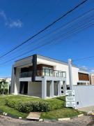 Luxuosa casa, a 150m da praia