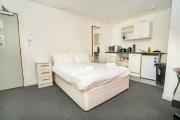 Spacious Budget Studio in Coventry City Centre Spacious Budget Studio in Coventry City Centre