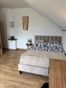 Apartament z tarasem i pokoje KLIMATYZOWANE -Drozdówka Solina