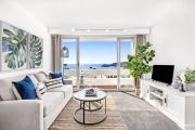 Stunning Ocean Views With Manly At Your Doorstep