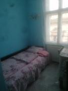 La doi pași de Biserica Neagră