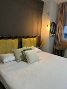 Amaryllis apartment 23