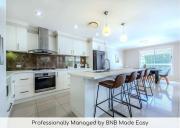 Loch Lomond - Spacious Living, Close to Zoo & Golf