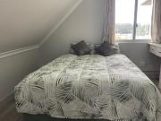 2 bedroom Apartment on the Bay