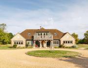 Secluded barn style home with hot tub - sleeps 12 Secluded barn style home with hot tub - sleeps 12