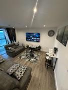 Panoramic Private Room and Bathroom within a Modern Apartment