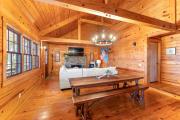 5 Mi to Beaver Lake Family Cabin with Game Room