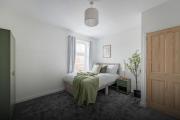 Inviting and Warm 3-bed Home in Derby by Renzo, Sleeps 6, Perfect for Contractors!