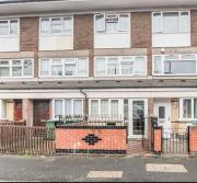 Smethwick - House - Sleeps 8 - Parking