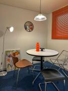 SEOUL OPEN Line 5 Hwagok Station location,2 queen beds,10 minutes from Gimpo Airport,Hongdae,Yeouido,Gwanghwamun,Gochukdom