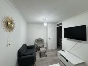 Charming London Apartment Retreat