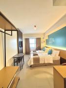 Chic Overlooking Studio at Horizons 101