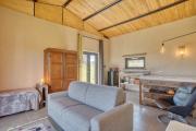 Deluxe Apartment around Tuscan Hills with View