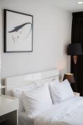 Modern Condo in Nimman P608 by Pimolplace