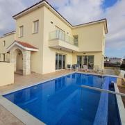 H&O Mikis Seaview House