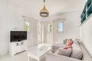 Villa Zeos - Cycladic house close to the beach