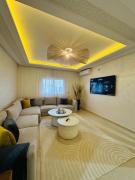 Elegant 2 Bedrooms with Pool & Wi-Fi Marrakech