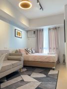 Cozy Studio in IT Park with Fast Wifi & Pool