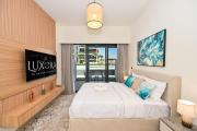 Cozy Studio with Balcony in Azizi Riviera and 10 Mins to Burj Khalifa