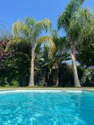 maison de charme piscine au bord de mer