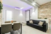 NEW - 2 Min Metro Batoni - Luxury Apt con Posto Auto