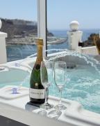 Bella Vista - Jacuzzi with amazing sea views