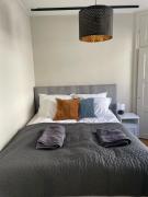 Luxury 2BDR Apartment in Center with Free Parking