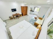 I Riverside A202 I Spacious Studio w kitchen