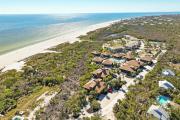 Renovated 3-BR Villa with Rooftop Sundeck, Gulf Views and Private Beach