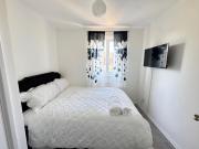 Charming London Apartment Retreat