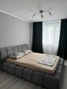 Стильна і сучасна квартира з двома спальнями біля Дніпра!