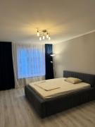 Стильна і сучасна квартира з двома спальнями біля Дніпра!