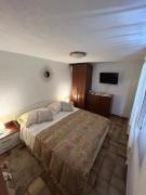 Apartments with parking space Rukavac, Vis - 8897