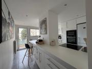 90 m2 Palm Beach apartment with 2 balconies Very stylish and central