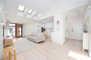 Classy White by OneApartments Classy White by OneApartments