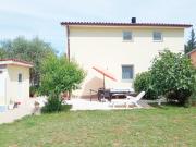 Apartment Ruža in a quiet location near the forest