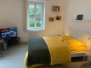 Le Nid de Louise, near highway