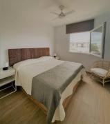 Sunset Bastián, junto a la costa