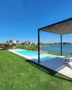 Casa Familiar Vista al Lago - Barrio Privado Escobar - 3 habitaciones - Pileta Climatizada y Jacuzzi - Parrilla - 364HOUSE