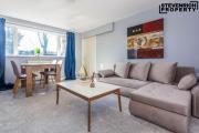 Spacious 2 Bedroom House Sleeps 3 Spacious 2 Bedroom House Sleeps 3