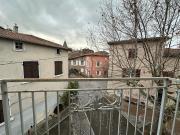 Charmant avec petit balcon au coeur du village