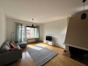 Kotimaailma - Iso Kolmio keskustassa autohallipaikalla