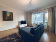 Kotimaailma-Neliö keskustassa