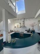 Large unique loft, quiet and bright & outdoor