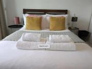 ApartmentSleeps3-Balcony-Near CanaryWharf-Gym