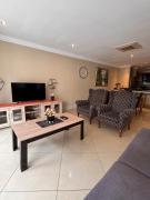 Accommodation Front - Fantastic 4 Sleeper With Canal Views