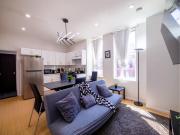 Spacious 2Bedroom & bath mins to NYC