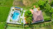 THE OASIS RESORT & VENUE CasaBien 4BR, 2TB, Pool,Wifi, Videoke, BBQ, Balcony, Guest , Near Naga City