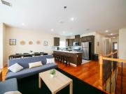 Spacious three-bedroom apt near New York City - Contemporary design