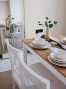 Stylish Peaceful Central Apartment